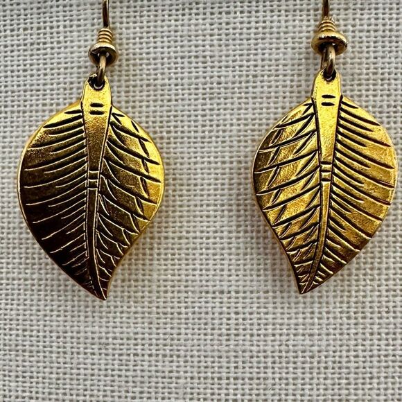 Laurel Burch Signed Gold Leaf Earrings - Picture 1 of 10